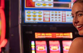 Antarmuka aplikasi mobile togel dulu menampilkan dashboard olahraga dan casino